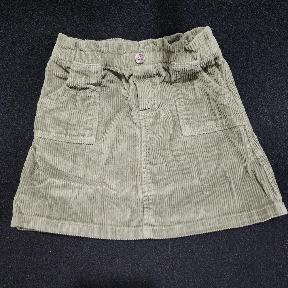 Old Navy Toddler Girls Sage Green Corduroy Skirt Elastic Waist‎ 4T Olive Ribbed